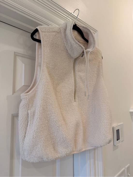 Athleta Sweaters - ATHLETA “In the Clouds” Pullover Vest - Cream 1/4 Zip EUC